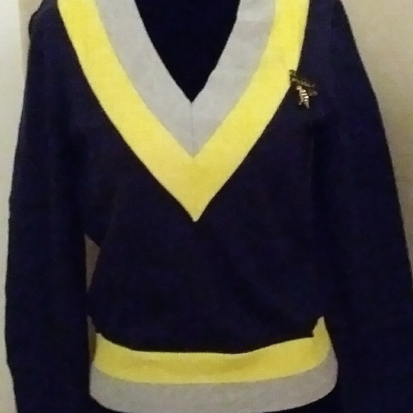 Sweater - Picture 6 of 6